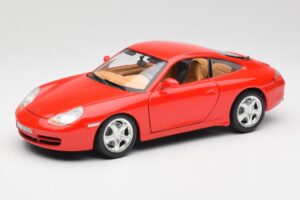 Porsche 911 996 Carrera 4 Punane Bburago 1:18 30085 Metall