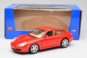Porsche 911 996 Carrera 4 Punane Bburago 1:18 30085 Metall - pilt 8/8