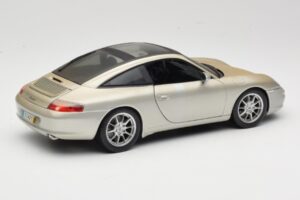 Porsche 911 996 Carrera 4S Hõbedane Maisto 1:18 WAP02102212 Metall - pilt 3/8