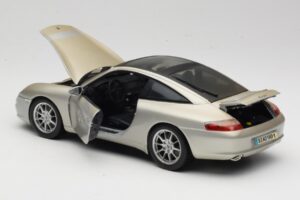 Porsche 911 996 Carrera 4S Hõbedane Maisto 1:18 WAP02102212 Metall - pilt 5/8