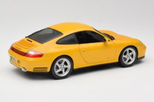 Porsche 911 996 Carrera 4S Kollane Maisto 1:18 WAP02101610 Metall - pilt 3/8