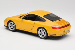 Porsche 911 996 Carrera 4S Kollane Maisto 1:18 WAP02101610 Metall - pilt 7/8