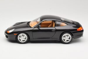 Porsche 911 996 Carrera Must Bburago 1:18 3385-M2 Metall - pilt 4/8