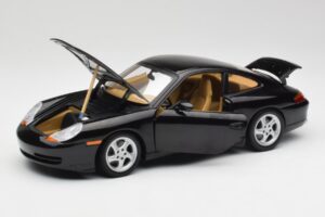 Porsche 911 996 Carrera Must Gate 1:18 1043 Metall - pilt 2/8