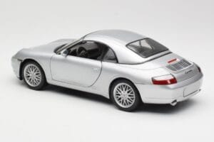Porsche 911 996 Carrera Kabriolett Hõbedane Hot Wheels 1:18 213595 Metall - pilt 7/8