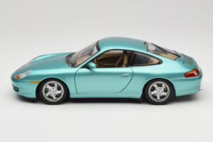 Porsche 911 996 Green Metallic UT Models 1:18 27901 Metall - pilt 4/8