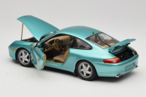 Porsche 911 996 Green Metallic UT Models 1:18 27901 Metall - pilt 5/8