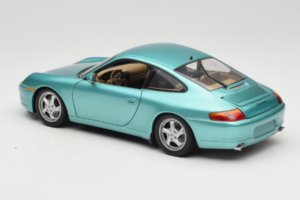 Porsche 911 996 Green Metallic UT Models 1:18 27901 Metall - pilt 7/8