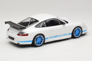 Porsche 911 996 GT3 RS Valge Sinised Triibud Minichamps 1:18 155062021 Metall - pilt 2/6