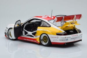 Porsche 911 996 GT3 RSR #68 M. Marsh FIA GT Zhuhai 2005 AUTOart 1:18 80582 Metall - pilt 5/8
