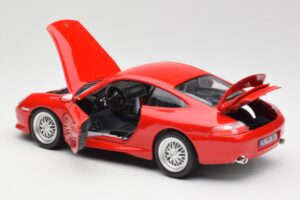 Porsche 911 996 GT3 Strasse Punane Bburago 1:18 30395 Metall - pilt 5/8