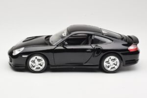 Porsche 911 996 Turbo Must Bburago 1:18 18-12030 Metall - pilt 4/8