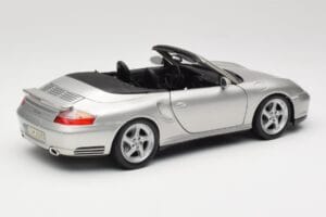 Porsche 911 996 Turbo Kabriolett Hõbedane Maisto 1:18 31660 Metall - pilt 3/8