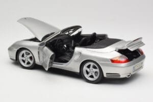 Porsche 911 996 Turbo Kabriolett Hõbedane Maisto 1:18 31660 Metall - pilt 5/8