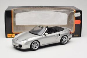 Porsche 911 996 Turbo Kabriolett Hõbedane Maisto 1:18 31660 Metall - pilt 8/8