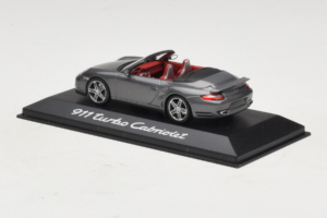 Porsche 911 997 Turbo Cabriolet Grey Metallic Minichamps 1:43 WAP02015216 Metall - pilt 3/5