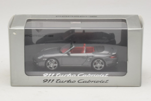 Porsche 911 997 Turbo Cabriolet Grey Metallic Minichamps 1:43 WAP02015218 Metall - pilt 4/4