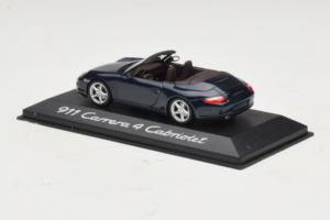 Porsche 911 997 Carrera 4 Kabriolett Tumesinine Minichamps 1:43 WAP02015216-P1 Metall - pilt 3/4