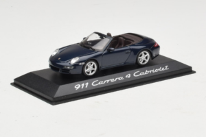 Porsche 911 997 Carrera 4 Kabriolett Tumesinine Minichamps 1:43 WAP02015216-R1 Metall - pilt 2/4