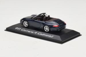 Porsche 911 997 Carrera 4 Kabriolett Tumesinine Minichamps 1:43 WAP02015216-R1 Metall - pilt 3/4