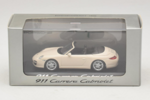 Porsche 911 997 Carrera Kabriolett Valge Minichamps 1:43 WAP02001118 Metall - pilt 4/5