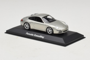 Porsche 911 997 Carrera Silver Metallic Minichamps 1:43 WAP02011515 Metall - pilt 2/5