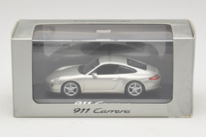 Porsche 911 997 Carrera Silver Metallic Minichamps 1:43 WAP02011515 Metall - pilt 5/5