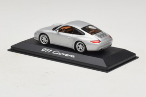 Porsche 911 997 Carrera Silver Metallic Minichamps 1:43 WAP02001218 Metall - pilt 3/5