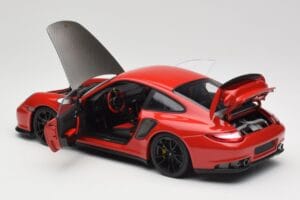 Porsche 911 997 GT2 RS Punane Mustade Velgedega Minichamps 1:18 100069407 Metall - pilt 5/8