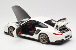 Porsche 911 997 GT2 RS Valge Minichamps 1:18 100069400 Metall - pilt 5/8