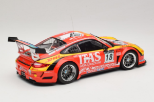 Porsche 911 997 GT3 R #8 De Lorenzi Racing De Lorenzi 24 Hours of Spa 2011 Minichamps 1:18 151118918 Metall - pilt 2/6