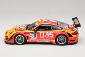 Porsche 911 997 GT3 R #8 De Lorenzi Racing De Lorenzi 24 Hours of Spa 2011 Minichamps 1:18 151118918 Metall - pilt 3/6