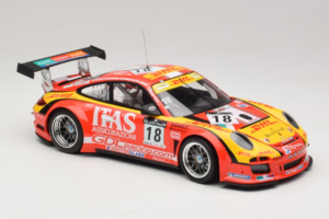 Porsche 911 997 GT3 R #8 De Lorenzi Racing De Lorenzi 24 Hours of Spa 2011 Minichamps 1:18 151118918 Metall - pilt 4/6
