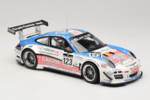 Porsche 911 997 GT3 R #123 Muhlner Motorsport E. Fumal / E. Thiry 24 Hours of Spa 2011 Minichamps 1:18 151118923 Metall - pilt 4/6