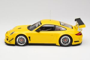 Porsche 911 997 GT3 R Street Racing Kollane Minichamps 1:18 151108902 Metall - pilt 3/6