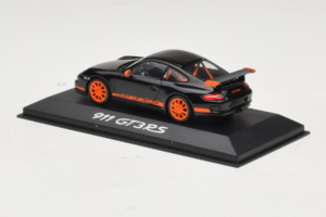 Porsche 911 997 GT3 RS Must Oranž Minichamps 1:43 WAP02012817-R1 Metall - pilt 3/4