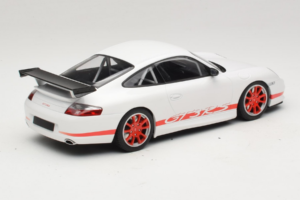 Porsche 911 996 GT3 RS Valge Punane Triip Minichamps 1:18 155062020 Metall - pilt 2/6