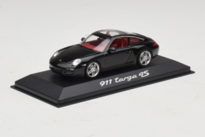 Porsche 911 997 Targa 4S Must Minichamps 1:43 WAP02002518 Metall - pilt 2/4