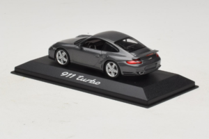 Porsche 911 997 Turbo Grey Metallic Minichamps 1:43 WAP02013016 Metall - pilt 3/5