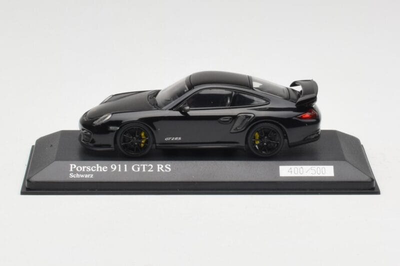 Porsche 911 997.2 GT2 RS Must Mustade Velgedega Minichamps 1:43 400069404 Metall