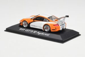 Porsche 911 GT3 R Hybrid 997.2 Presentation White Orange Minichamps 1:43 WAP0201170B Metall - pilt 3/4