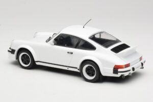Porsche 911 SC GT Race Version IXO 1:18 18CMC007 Metall - pilt 5/6