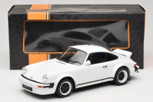 Porsche 911 SC GT Race Version IXO 1:18 18CMC007 Metall - pilt 6/6