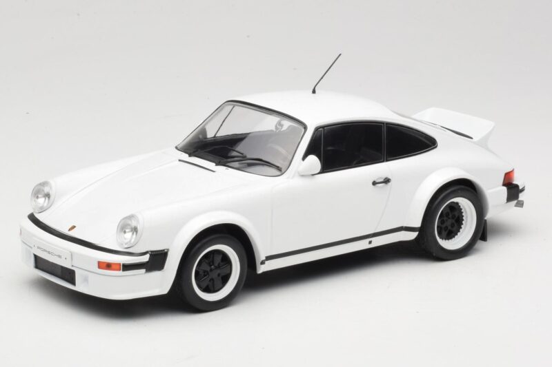 Porsche 911 SC GT Race Version IXO 1:18 18CMC007 Metall
