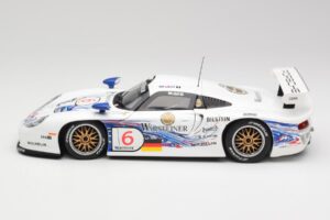 Porsche 911 GT1 #6 T. Boutsen / H-J. Stuck 1997 UT Models 1:18 39720 Metall - pilt 4/8