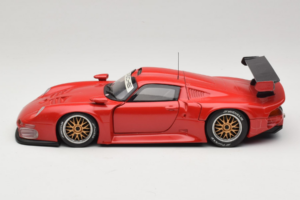 Porsche 911 GT1 Concept Punane UT Models 1:18 180966625-R1 Metall - pilt 4/8