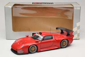 Porsche 911 GT1 Concept Punane UT Models 1:18 180966625-R1 Metall - pilt 8/8
