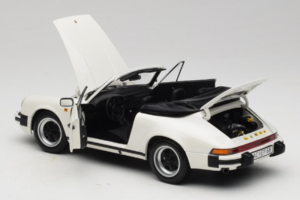 Porsche 911 SC Kabriolett Valge Minichamps 1:18 100063031 Metall - pilt 5/8