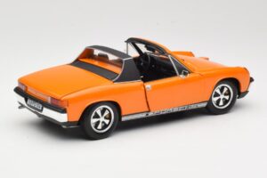 Porsche 914/6 Oranž Revell 1:18 08864 Metall - pilt 3/8