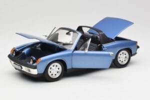 Porsche 914 Sinine Revell 1:18 08975 Metall - pilt 2/8